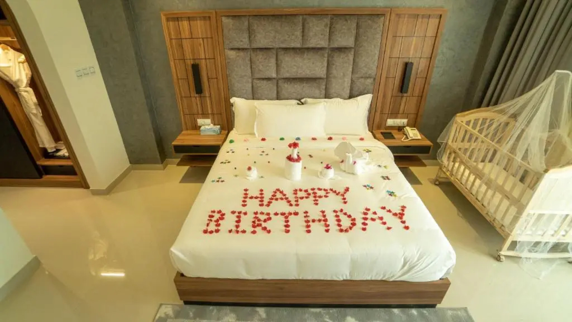 Отель The Plaza  and Resort