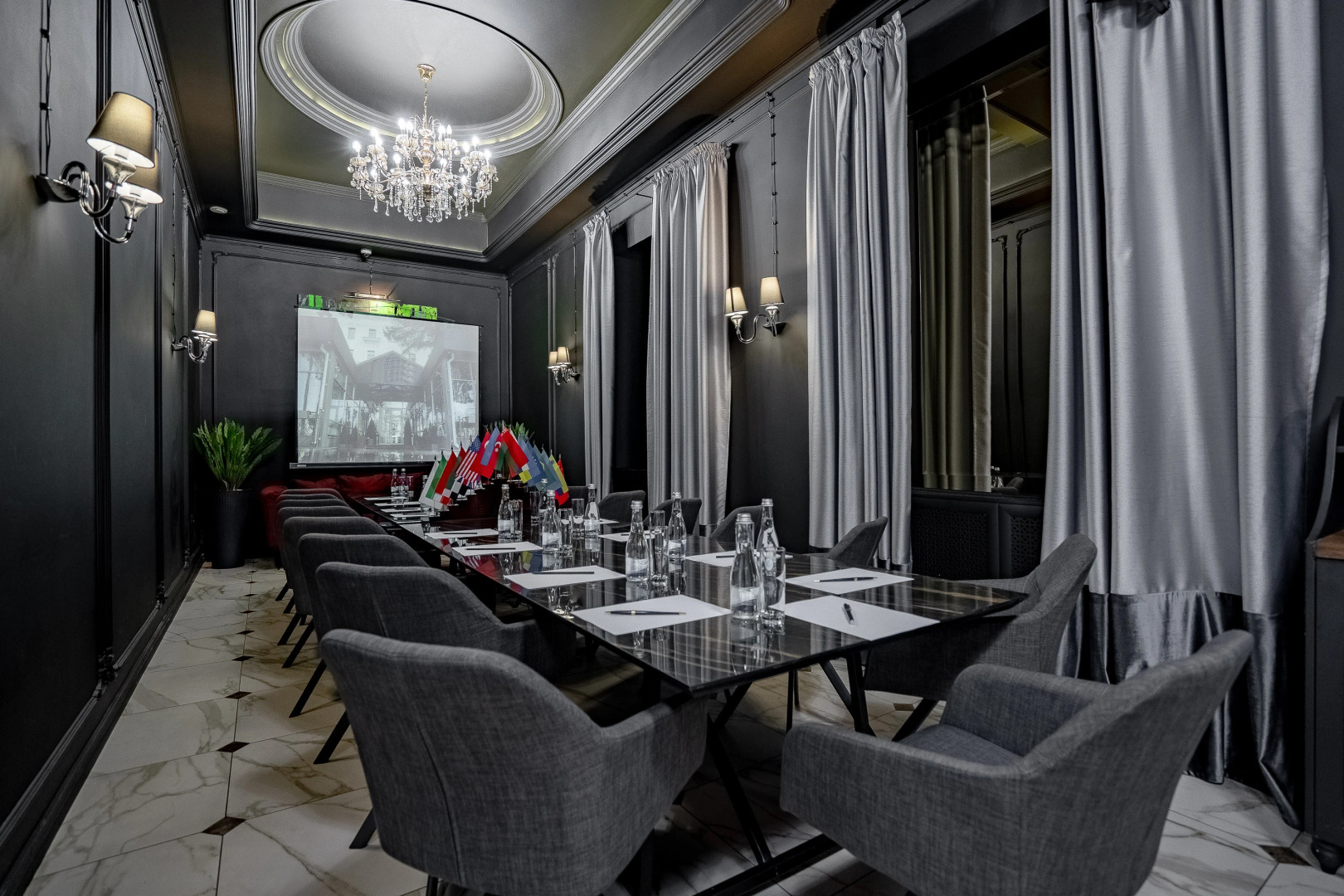 Отель Imperial Palace