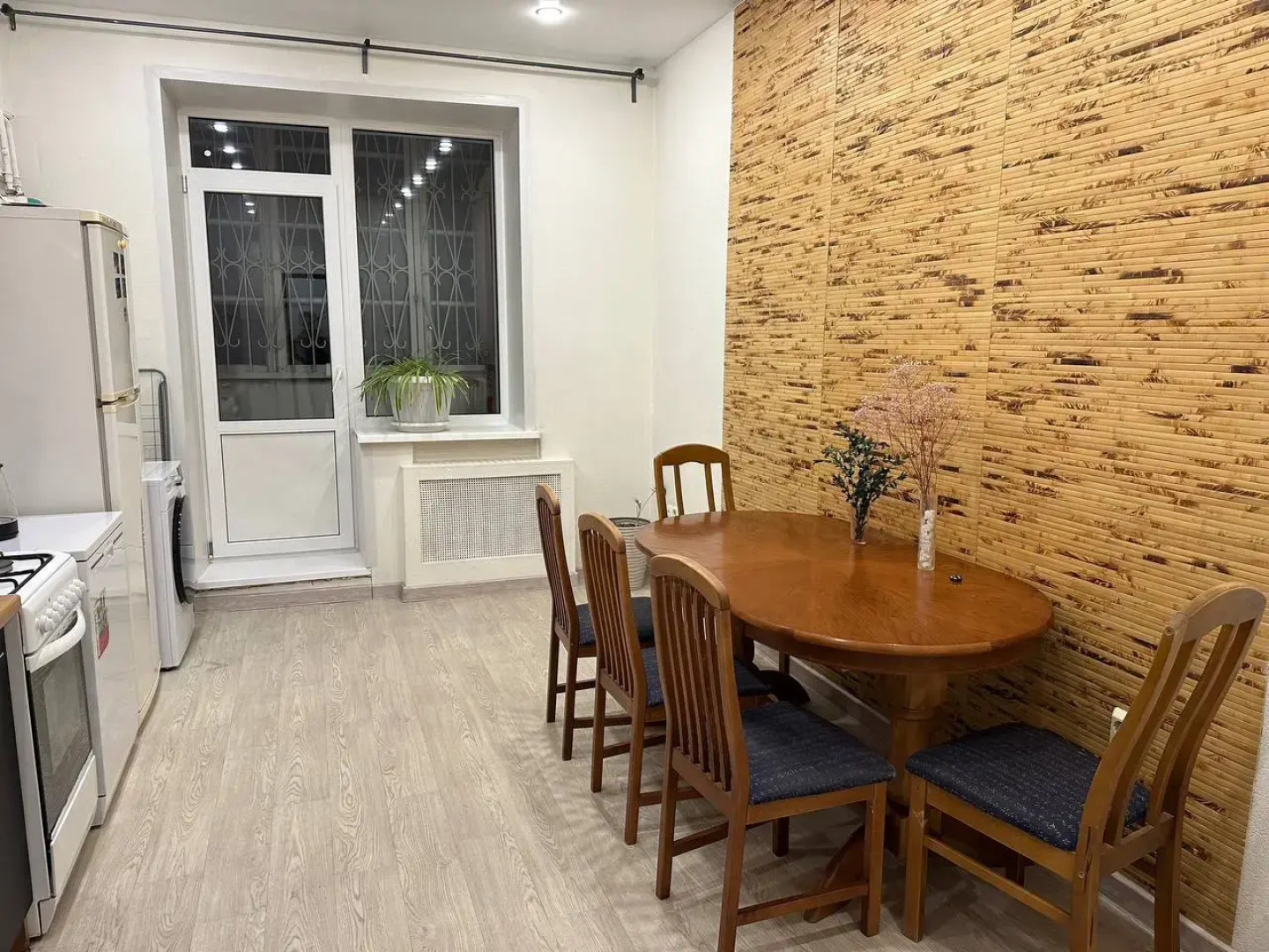 Квартира Просторная Трехкомнатная в центре