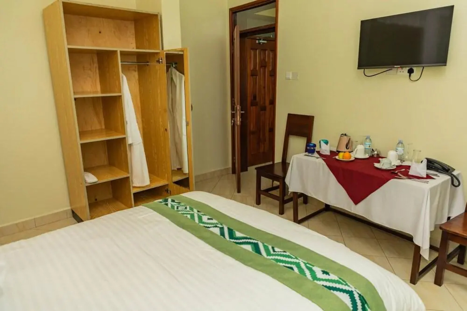 Отель Ekhaya Crescent