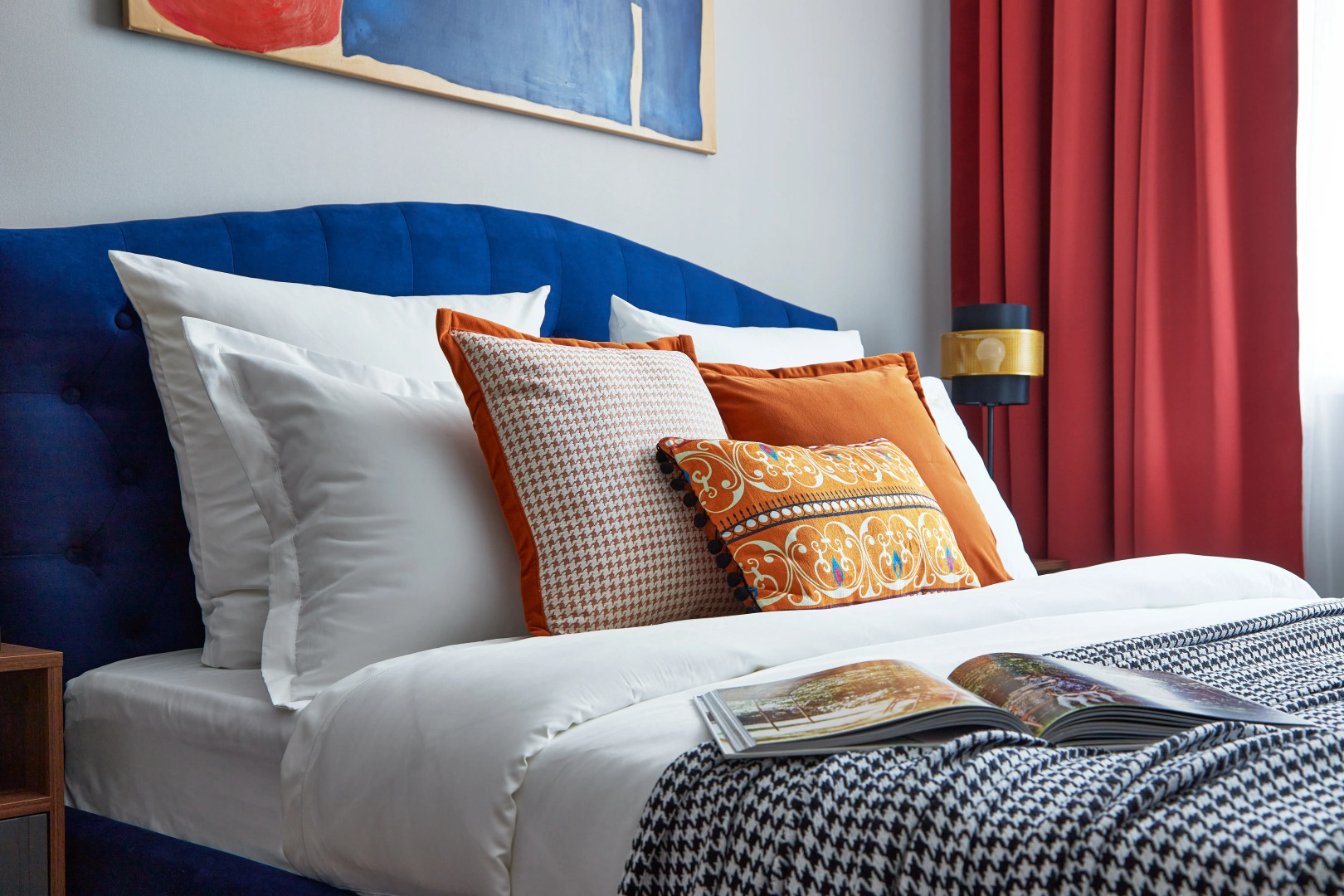 Квартира у Парка Галицкого с Парковкой и Круглосуточным Заселением для Четырёх Гостей Без Доплат