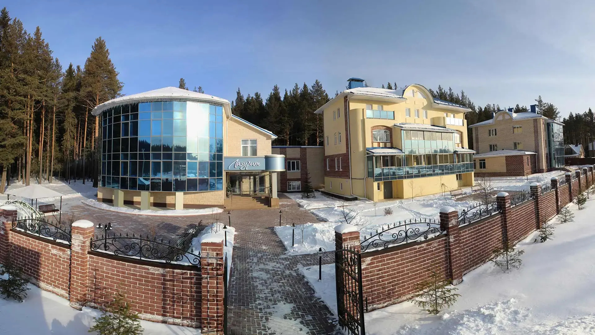 Отель Гостиничный комплекс Лазурит