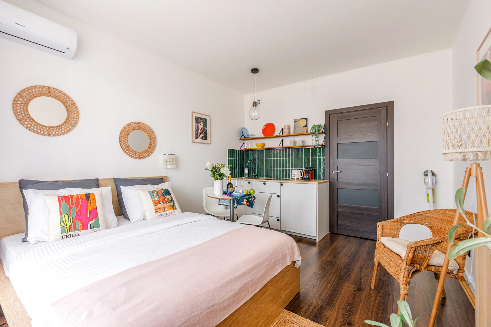 Апартаменты F-Apart с видом на башню Лахта Центр