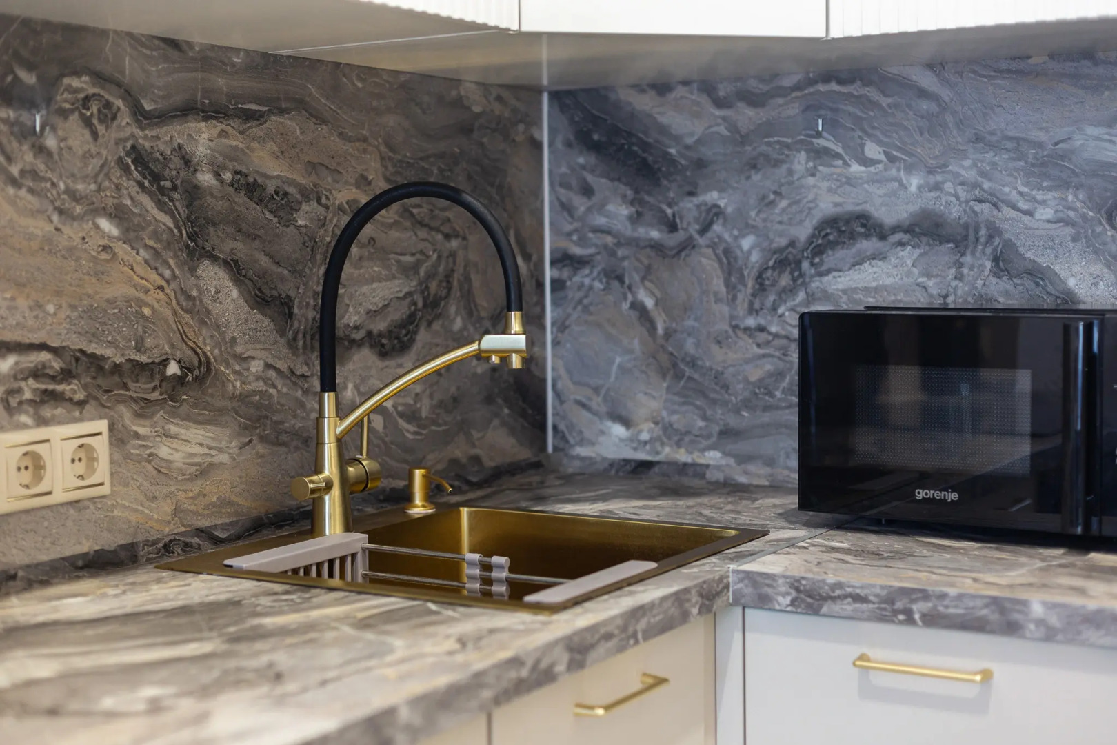 Квартира уютная двухкомнатная с балконом в мкр Кудепста