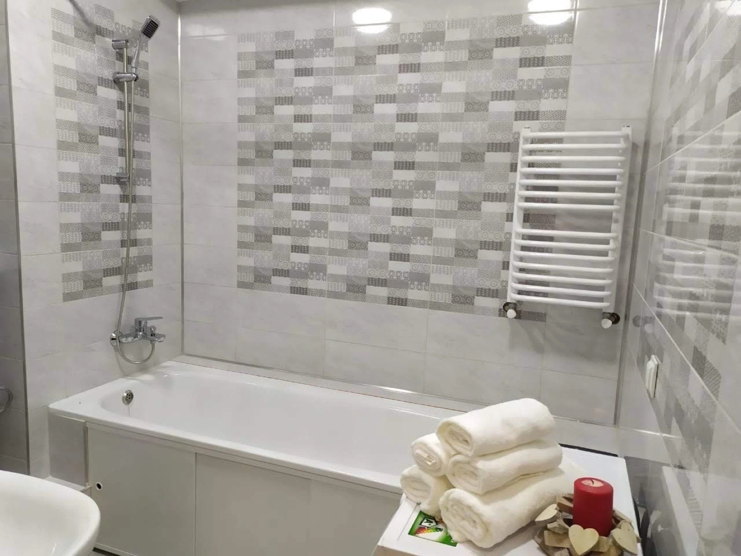 Улучшенные двухкомнатные апартаменты в центре