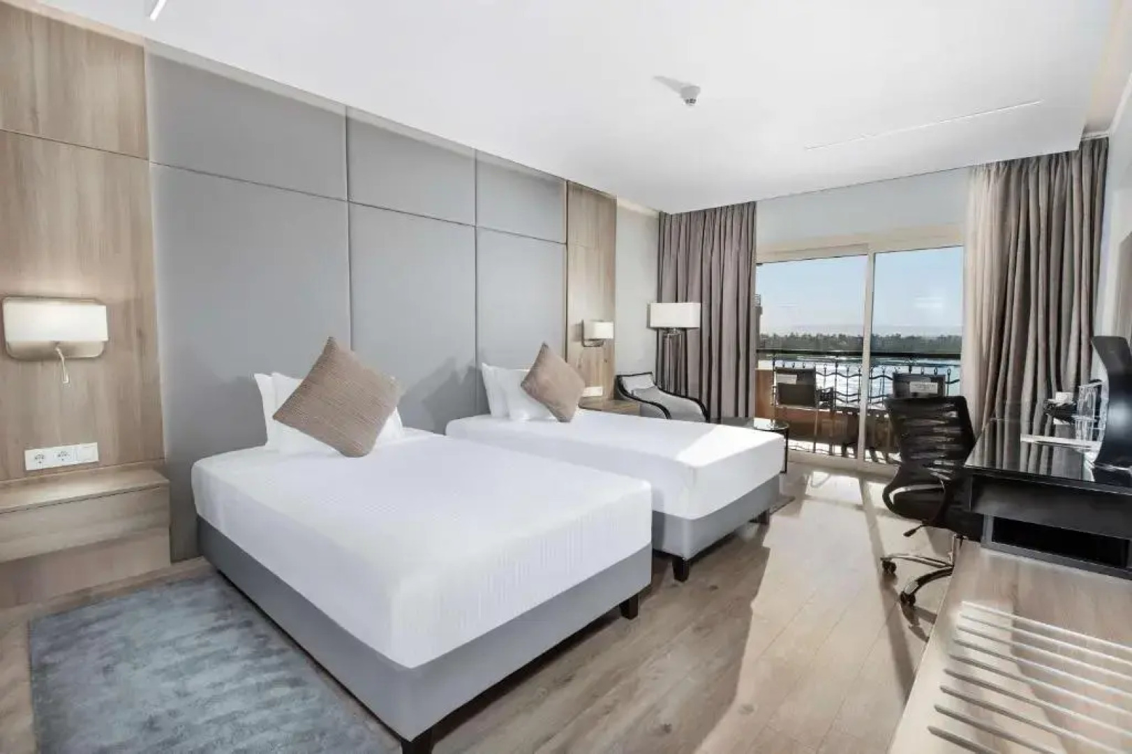 Ночлег и завтрак (B&B) Steigenberger Nile Palace Luxor Travel