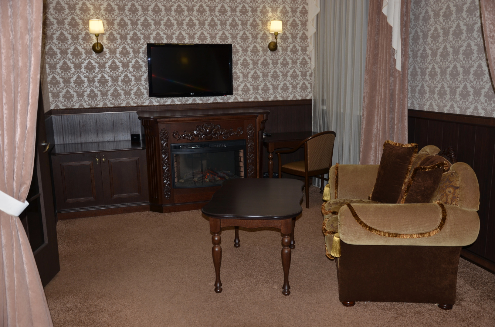 Отель Академия