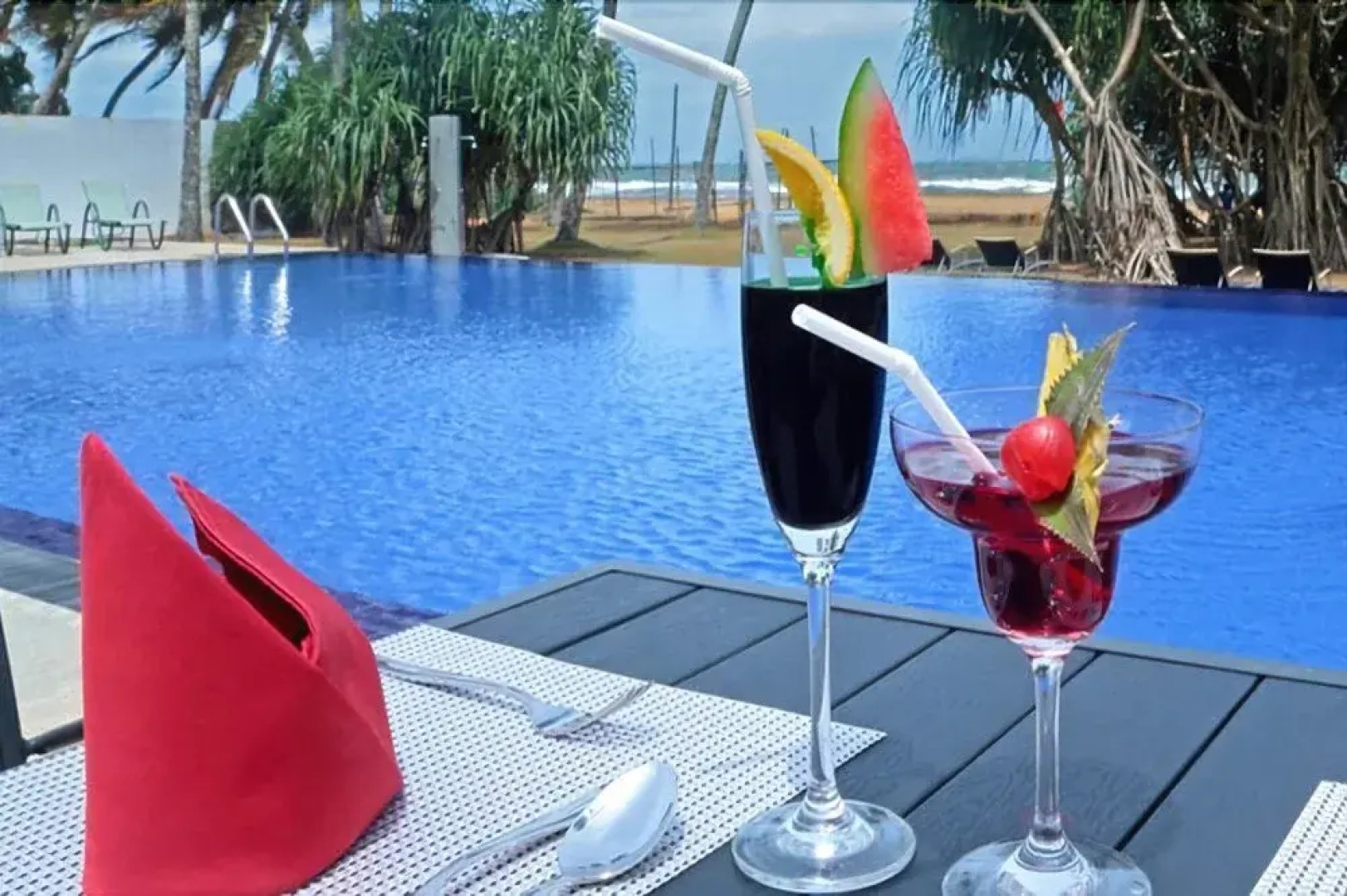 Курортный Отель Coco Royal Beach Resort
