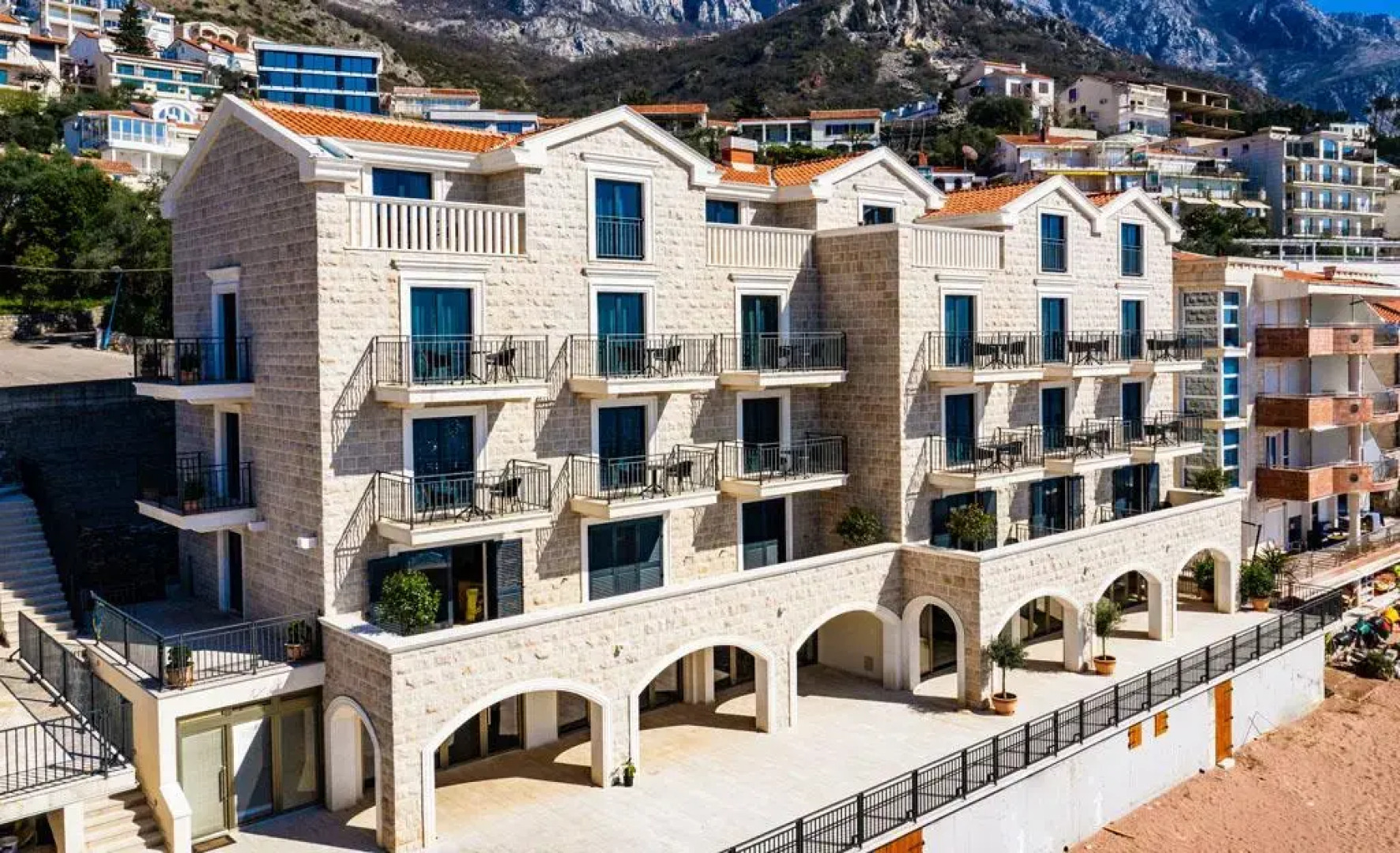 Отель California by Aycon