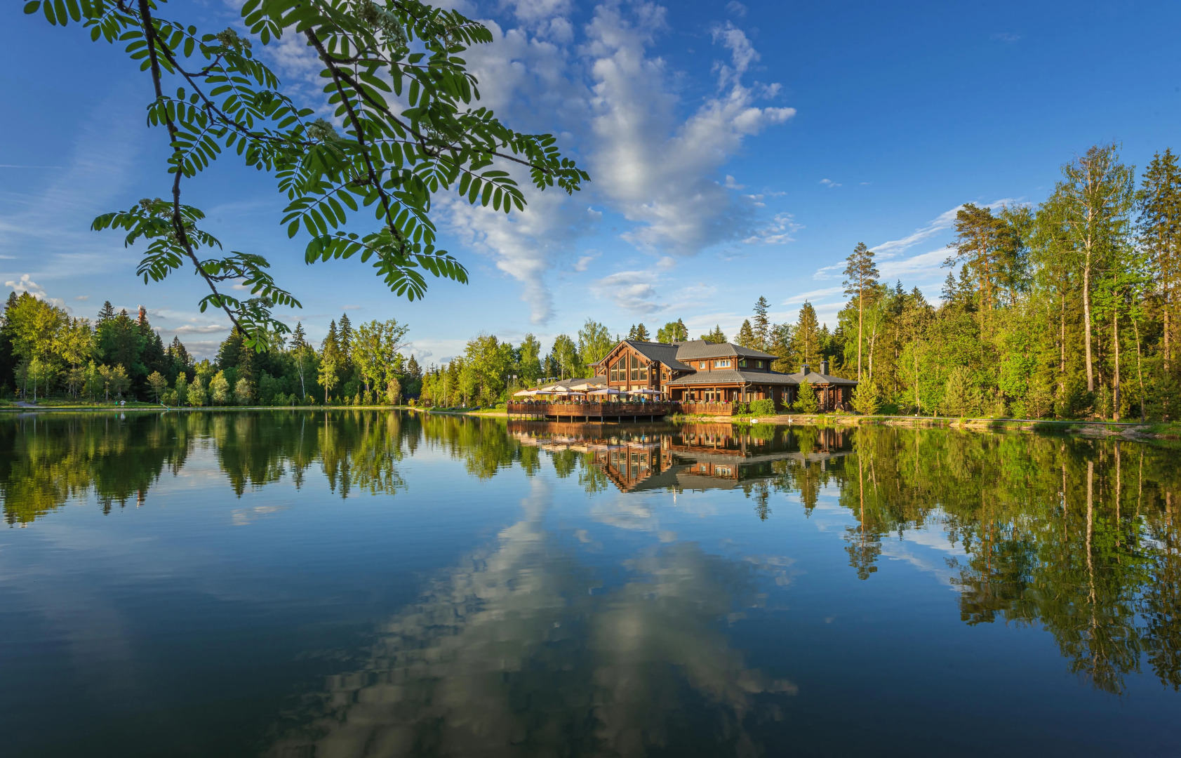 Cosmos Collection Izumrudny Les Hotel