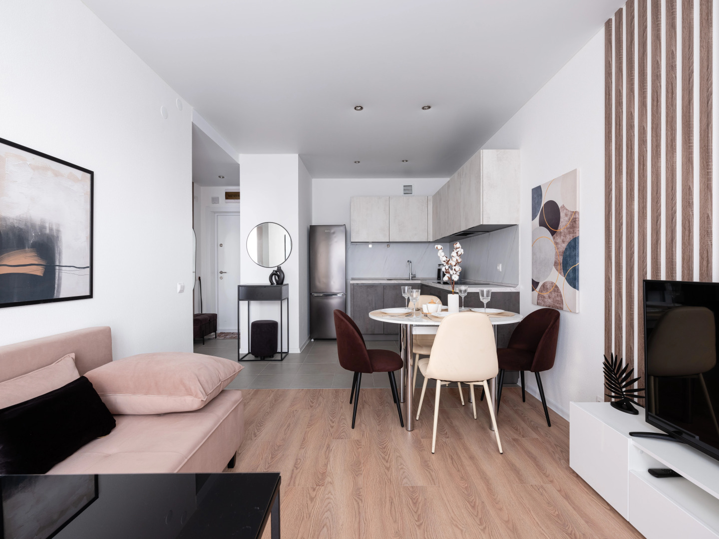 Квартира Евродвушка у метро Озерная