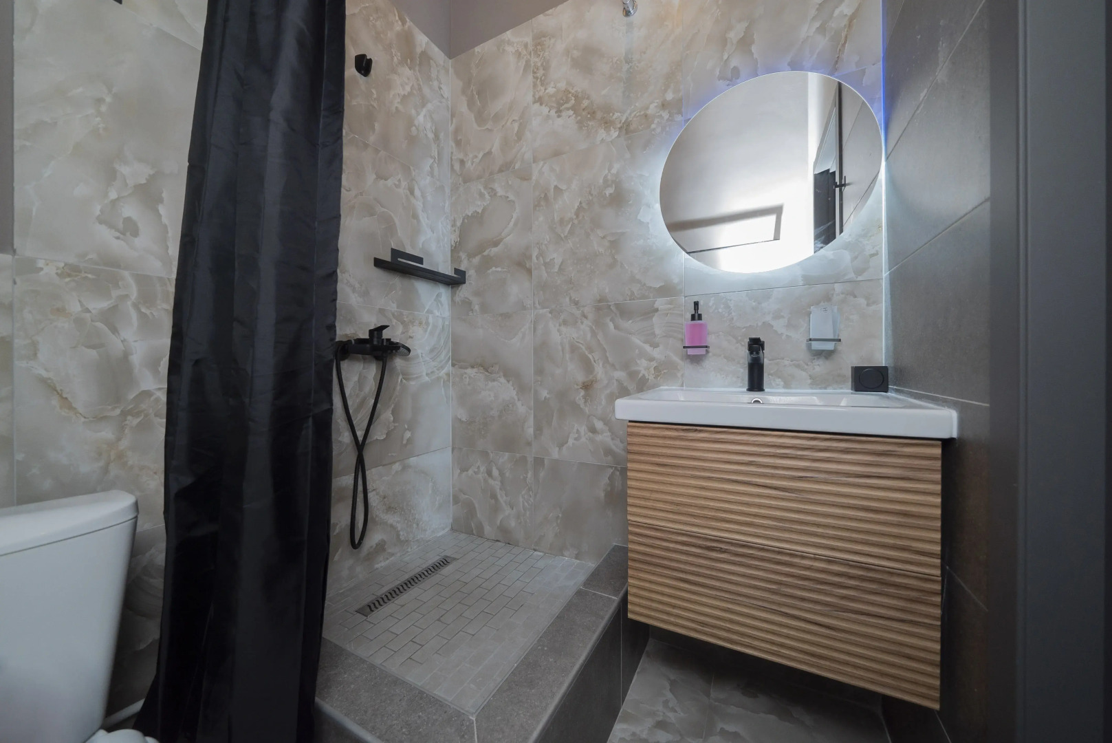 Отель Артман