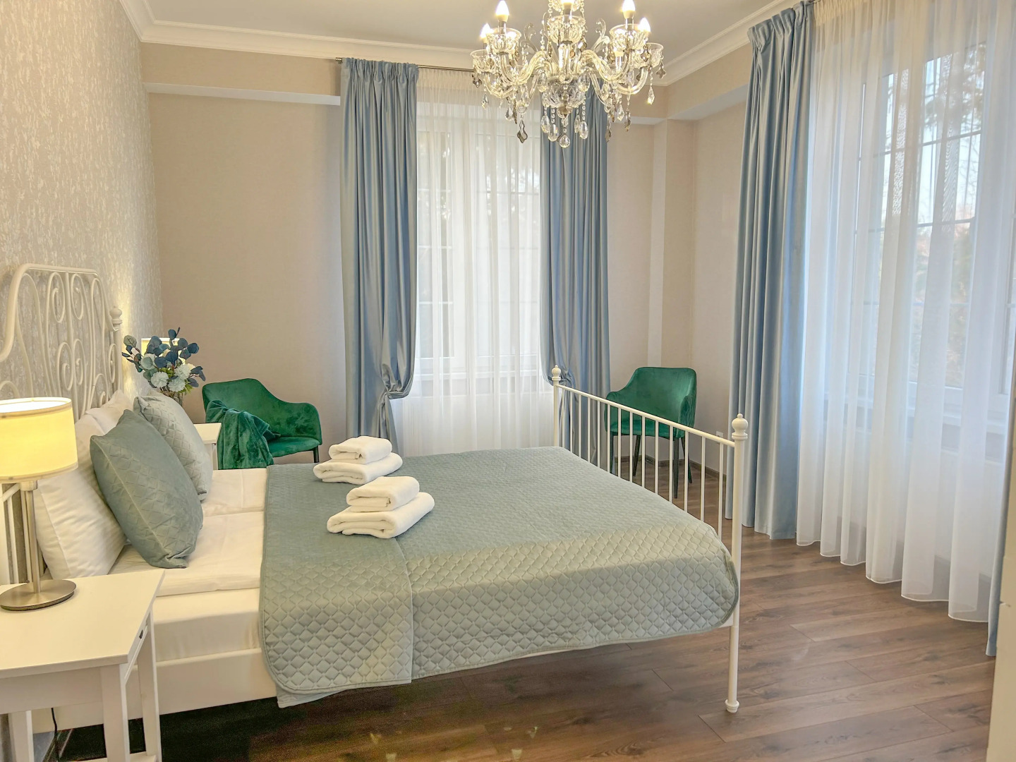 Апартаменты Sun City Apartments Shtolz 28 с Двумя Спальнями в Центре Города