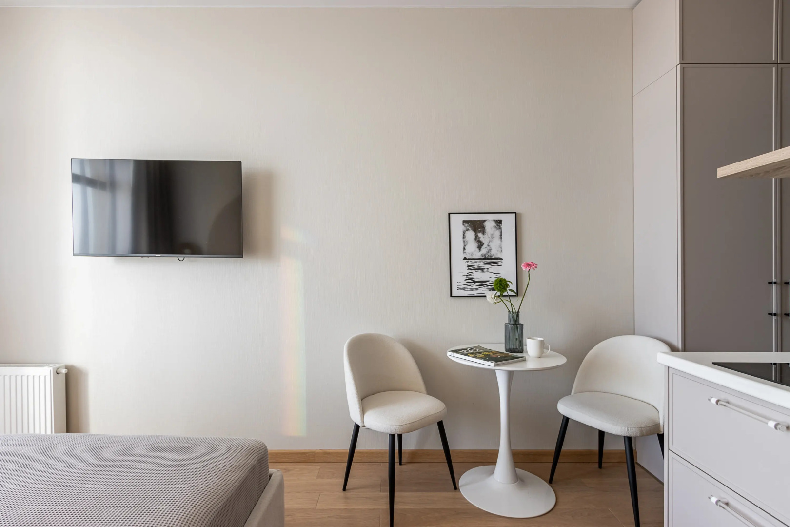 Апартаменты Видовые с видом на бассейн залив и лес