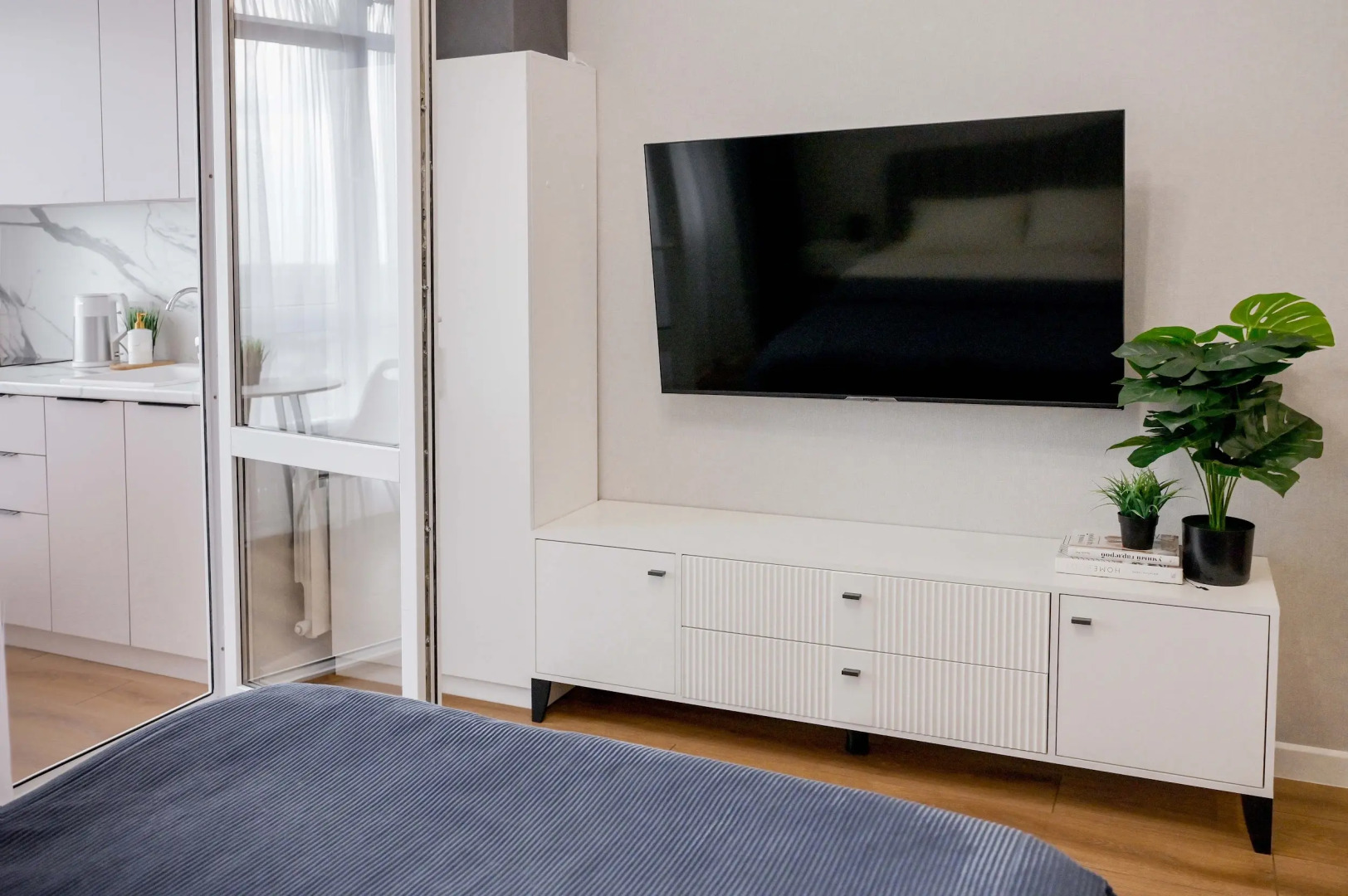 Апартаменты с панорамными окнами с шикарным видом на город 16 этаж