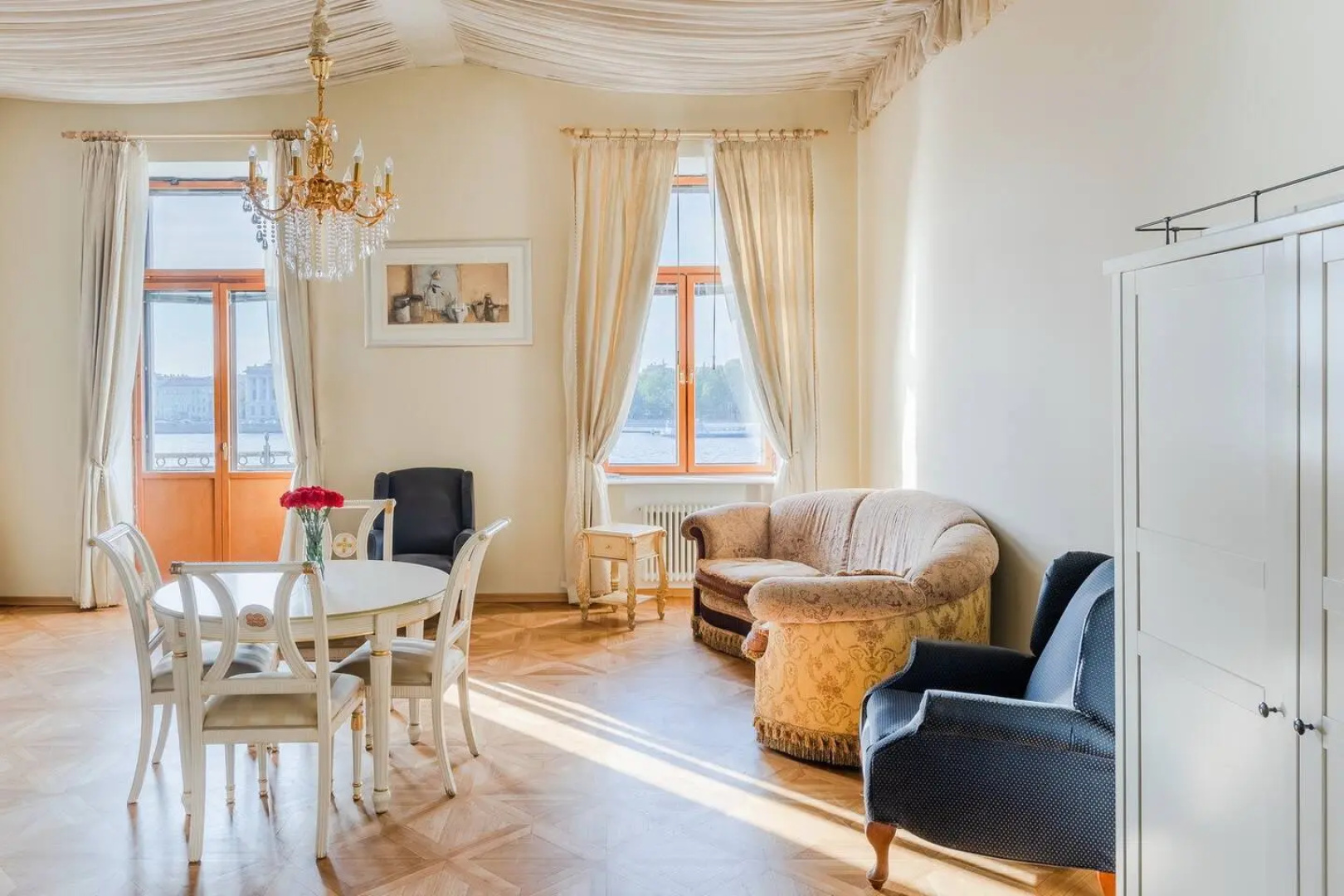 Апартаменты a.m. Rooms Neva Balcony (Angliyskaya Naberezhnaya)