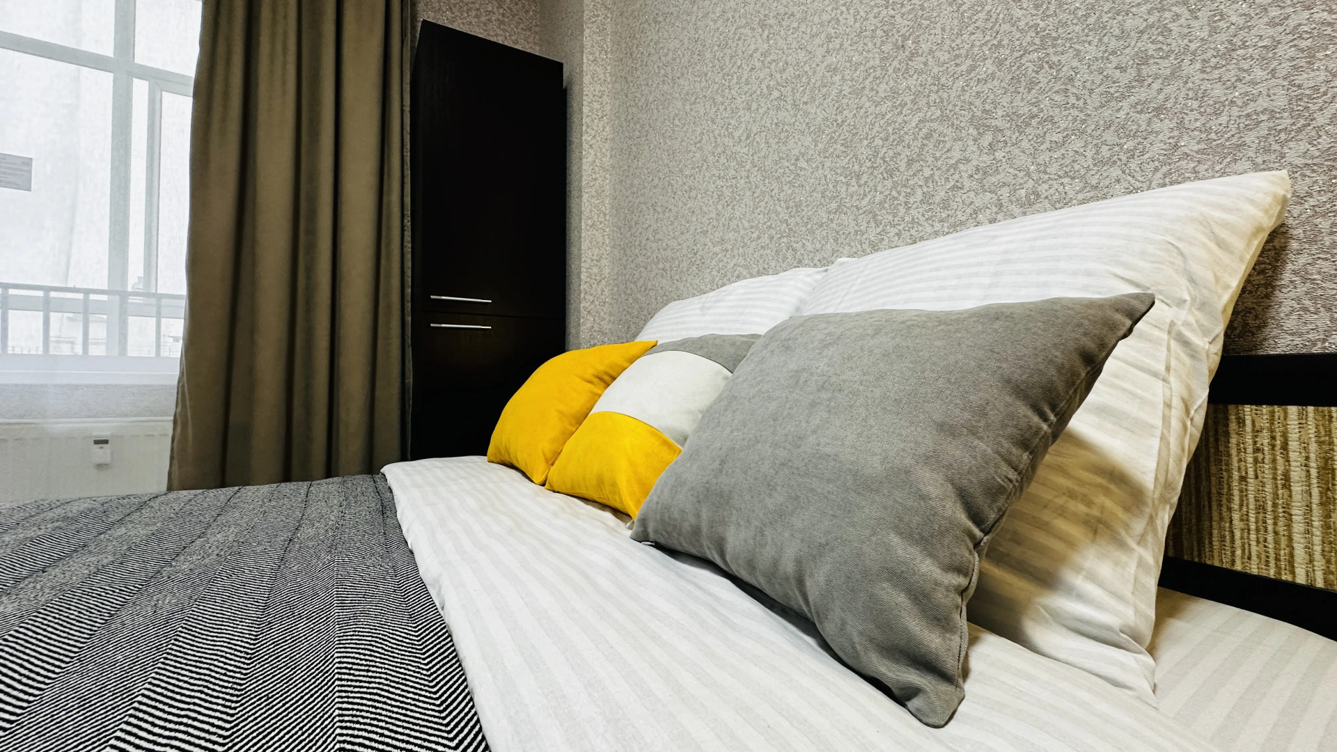 Квартира Уютная Евро-двухкомнатная на 25 этаже