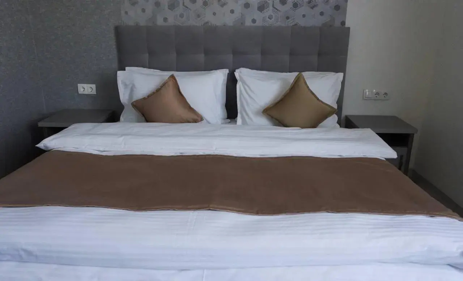 Dora Hotel