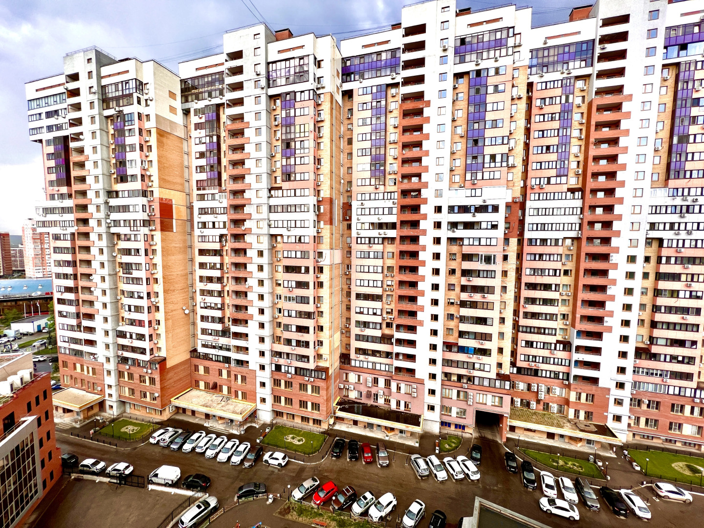 Апартаменты двухкомнатные на 13 этаже в ЖК Современник рядом с МТЛ-Арена