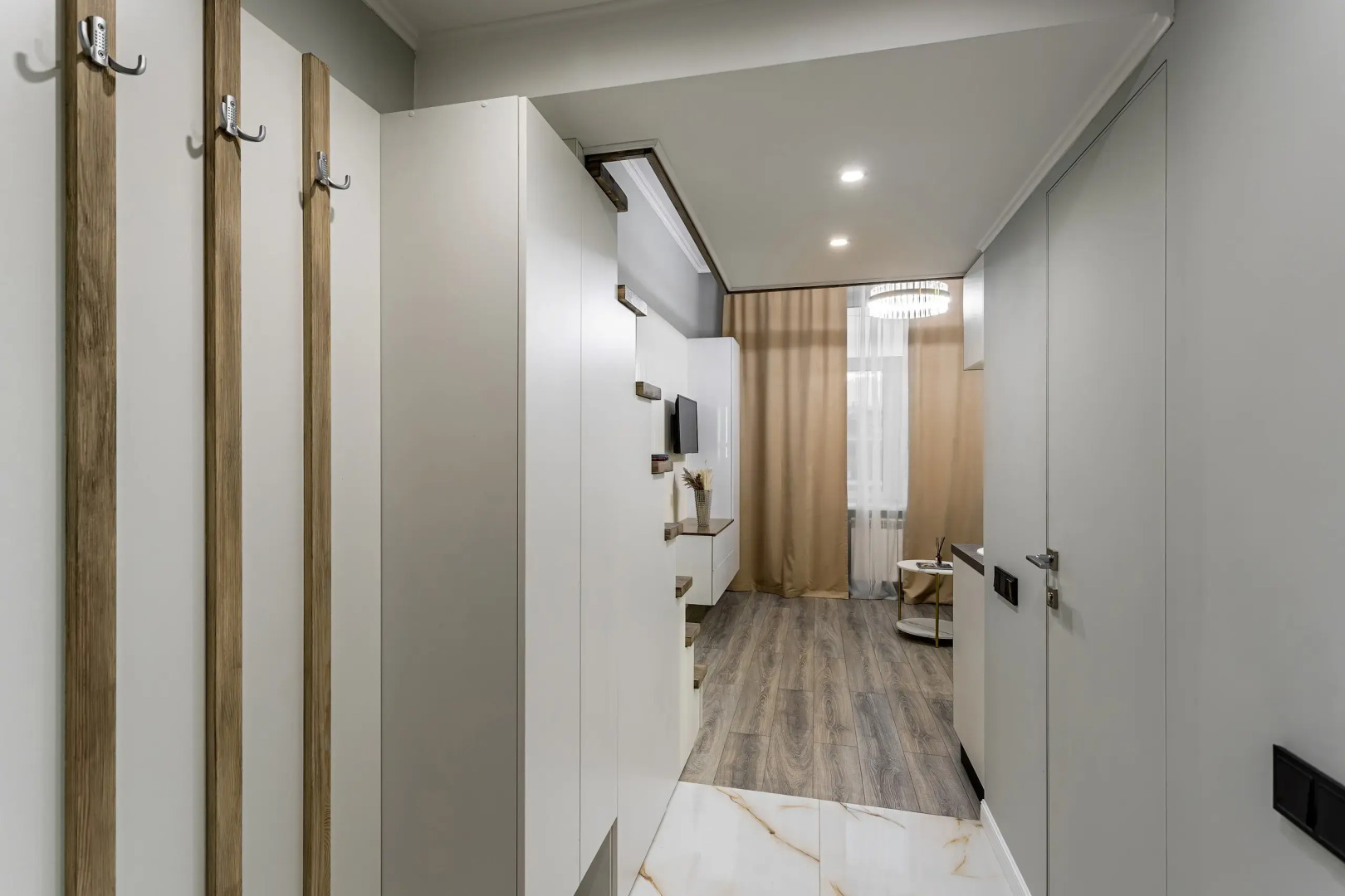 Апартаменты с Дизайнерским Ремонтом в Отличной Локации