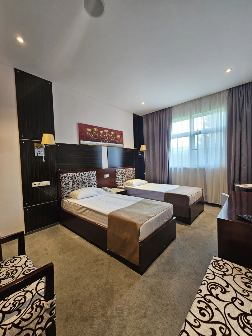 Отель Форест