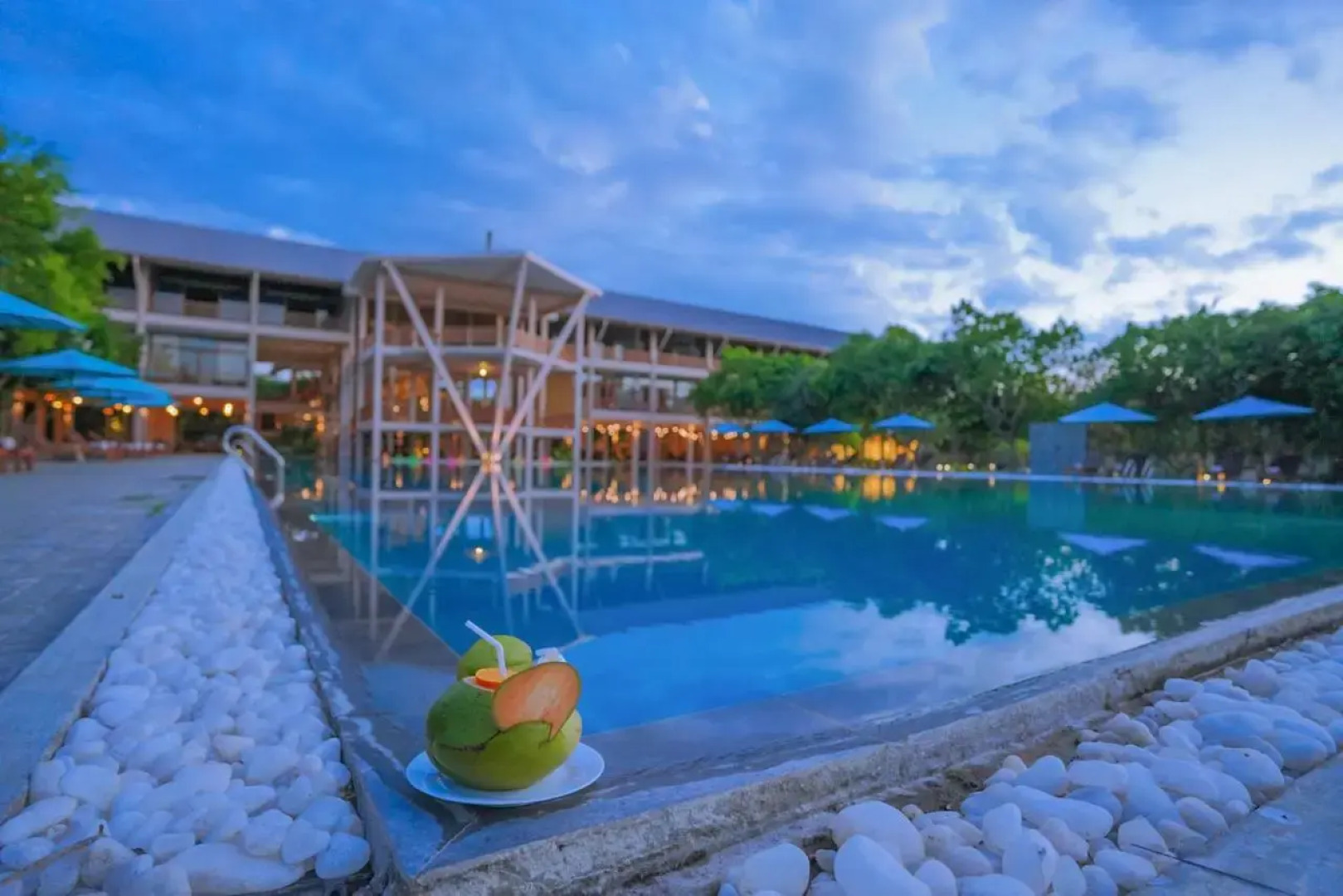 Отель Breeze Pasikudah Resort