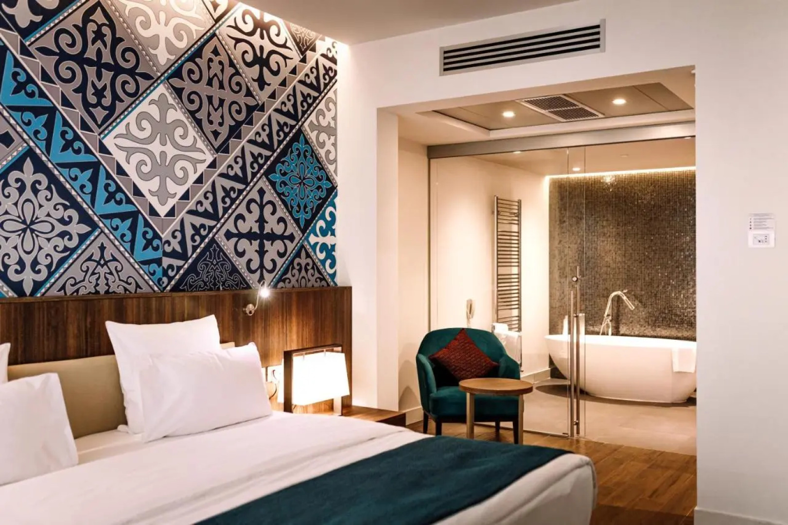 Отель Mercure Almaty City Center