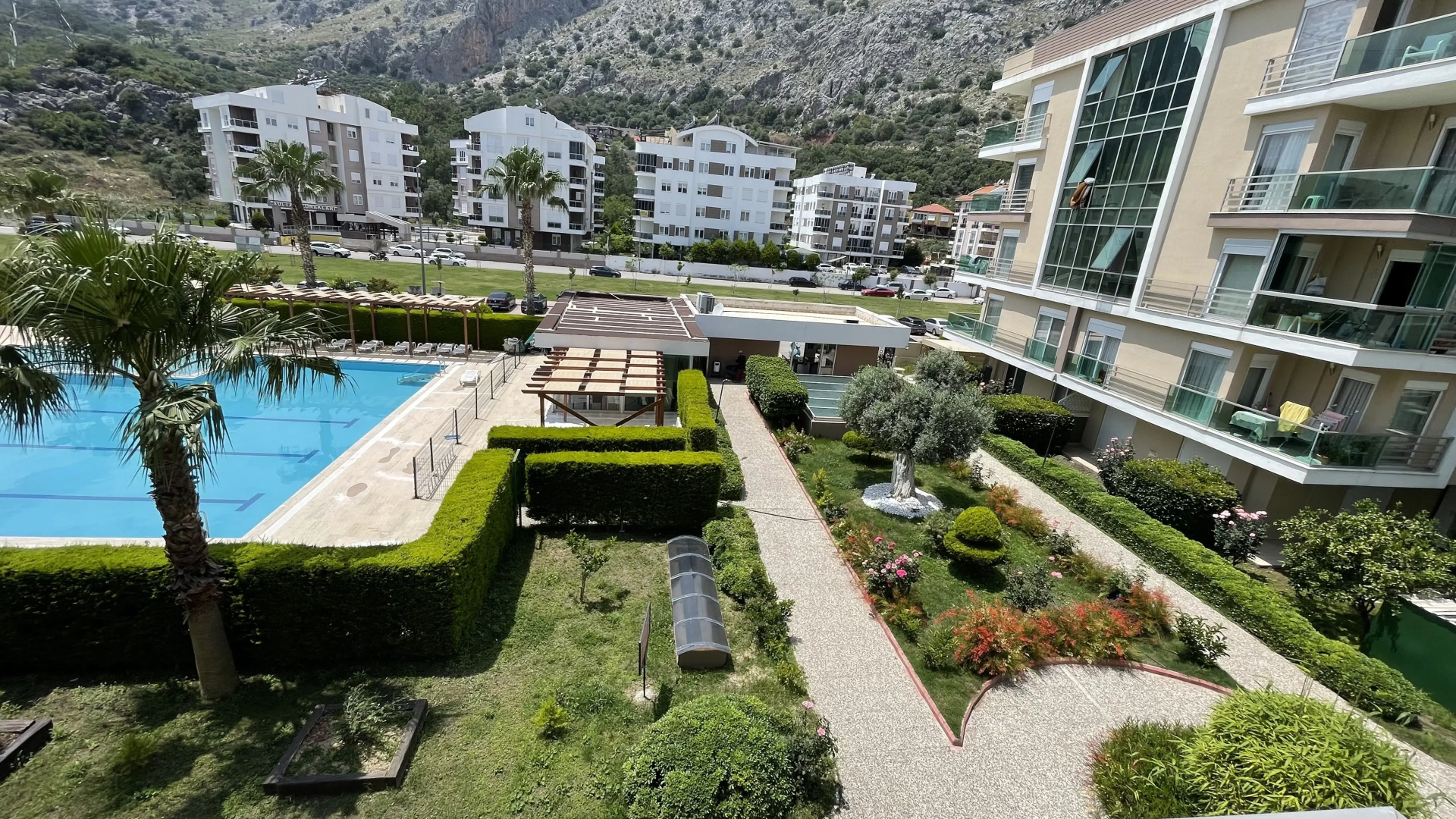 Апартаменты 30 minutes walk to famous Konyaalti Beach 1+1 Suit