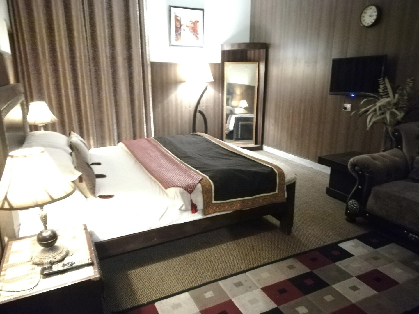 Отель Lions Lahore