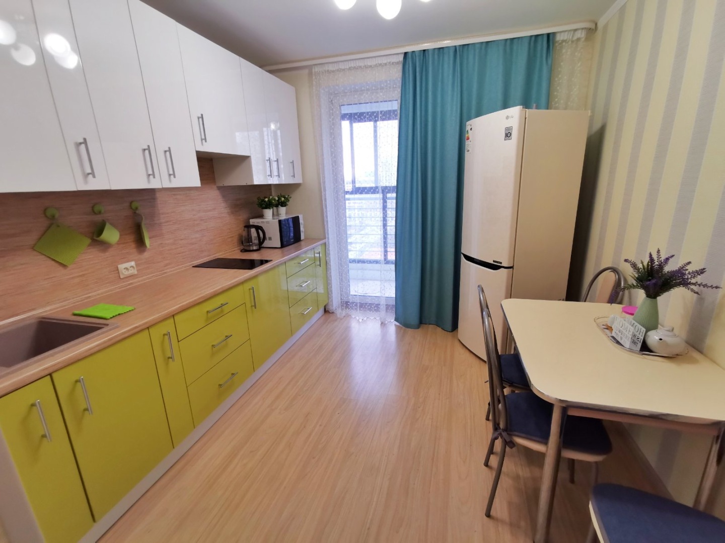 Апартаменты Novin квартал на 11 этаже с панорамными окнами