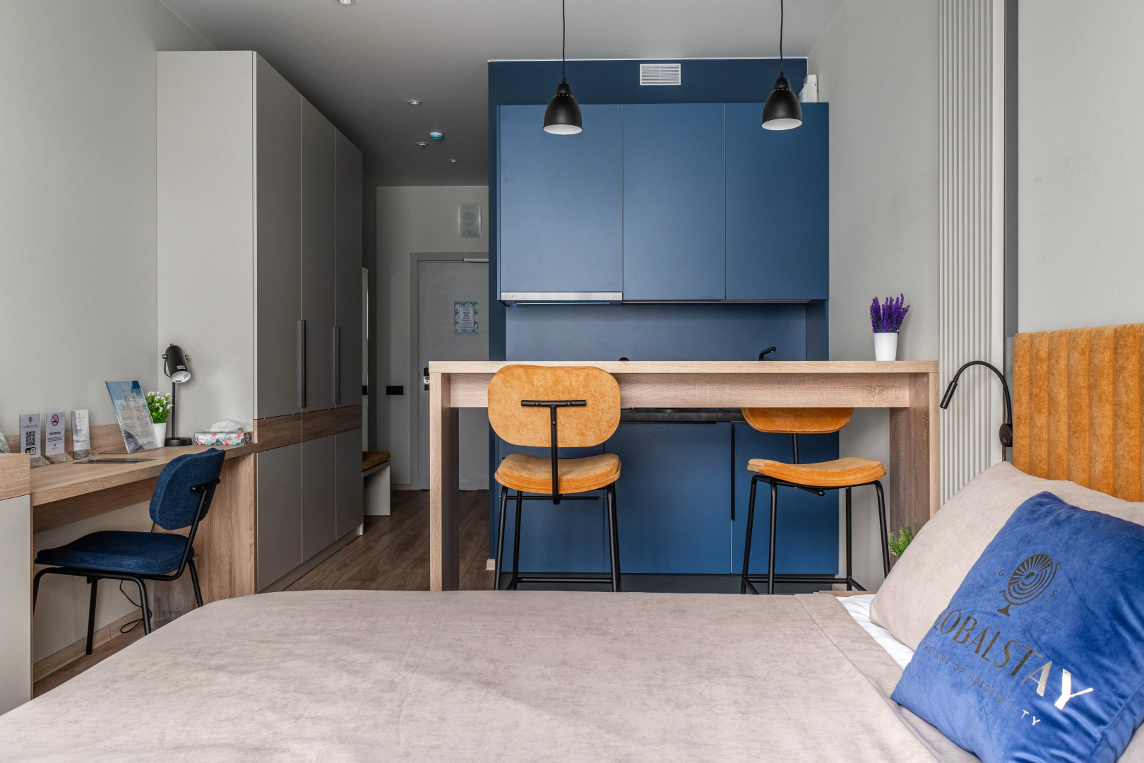 Apartment GLOBALSTAY. Новая студия Ладожский Авенир 10 мин м. Ладожская