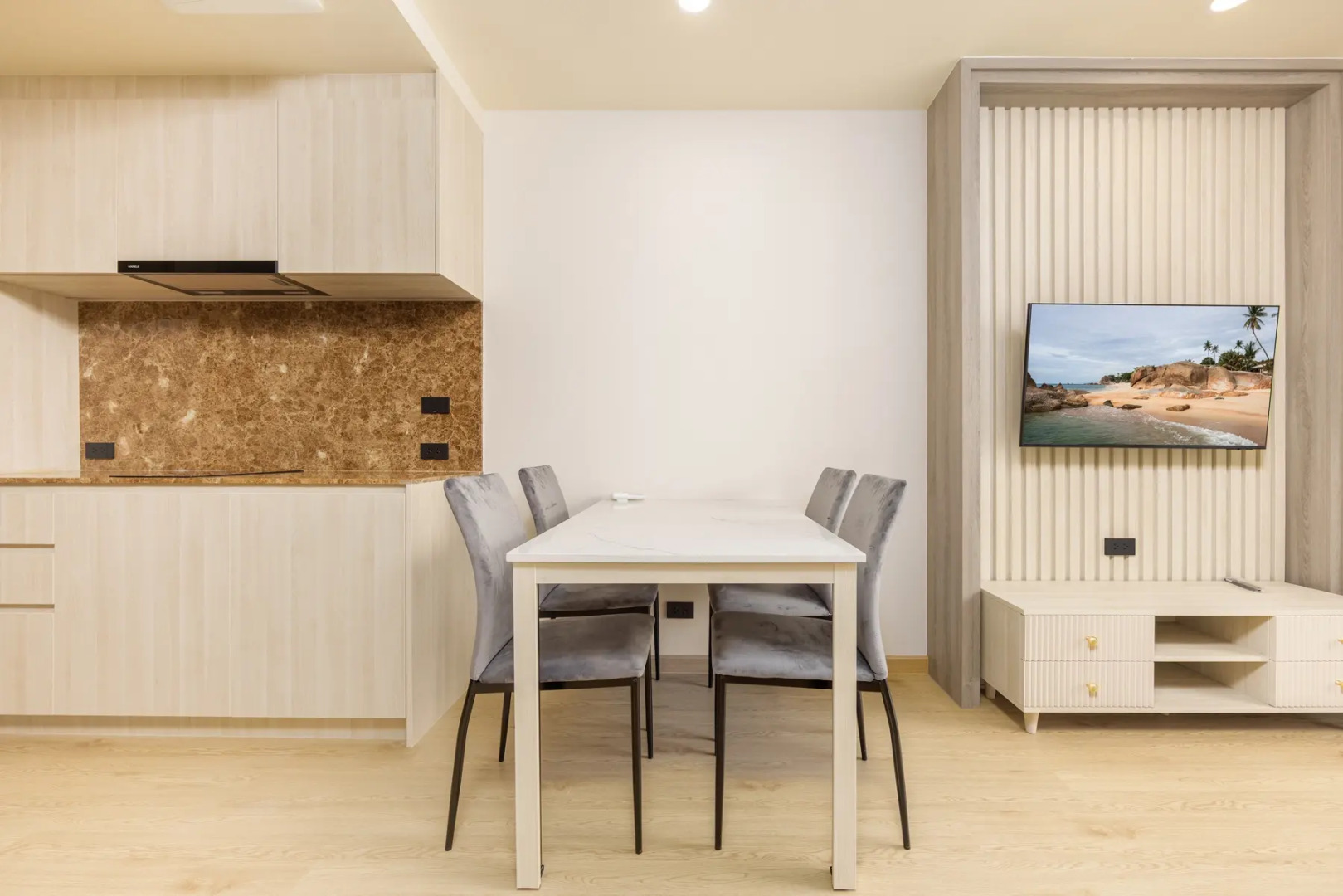 Apartment Ozone condo by TropicLook