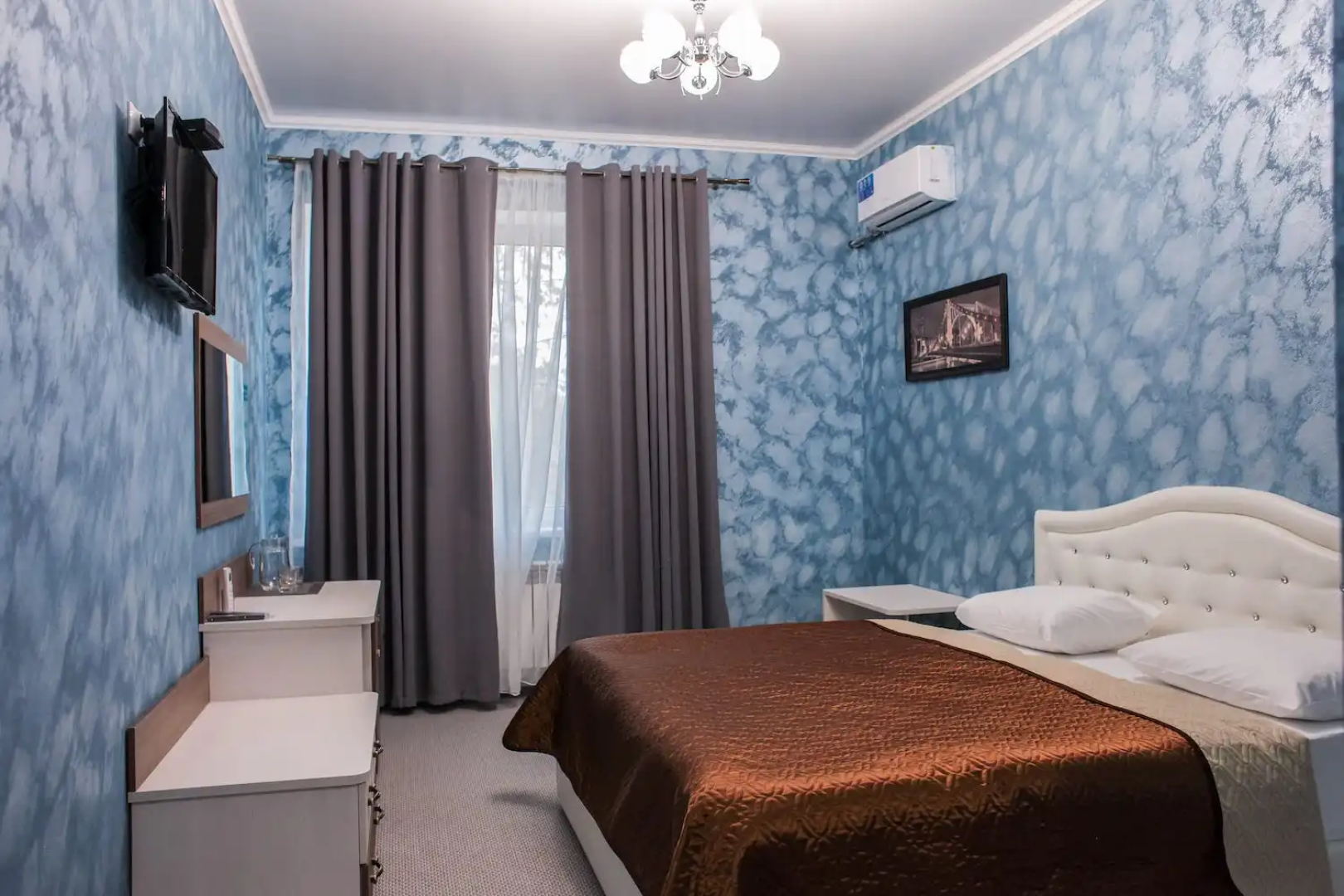 Отель Джулия