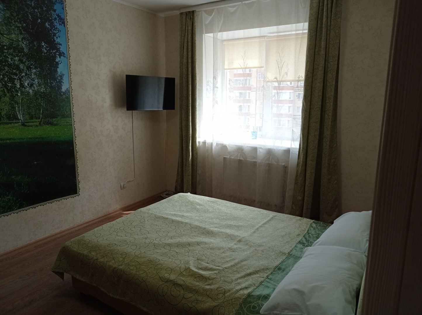 Апартаменты на Хутынской