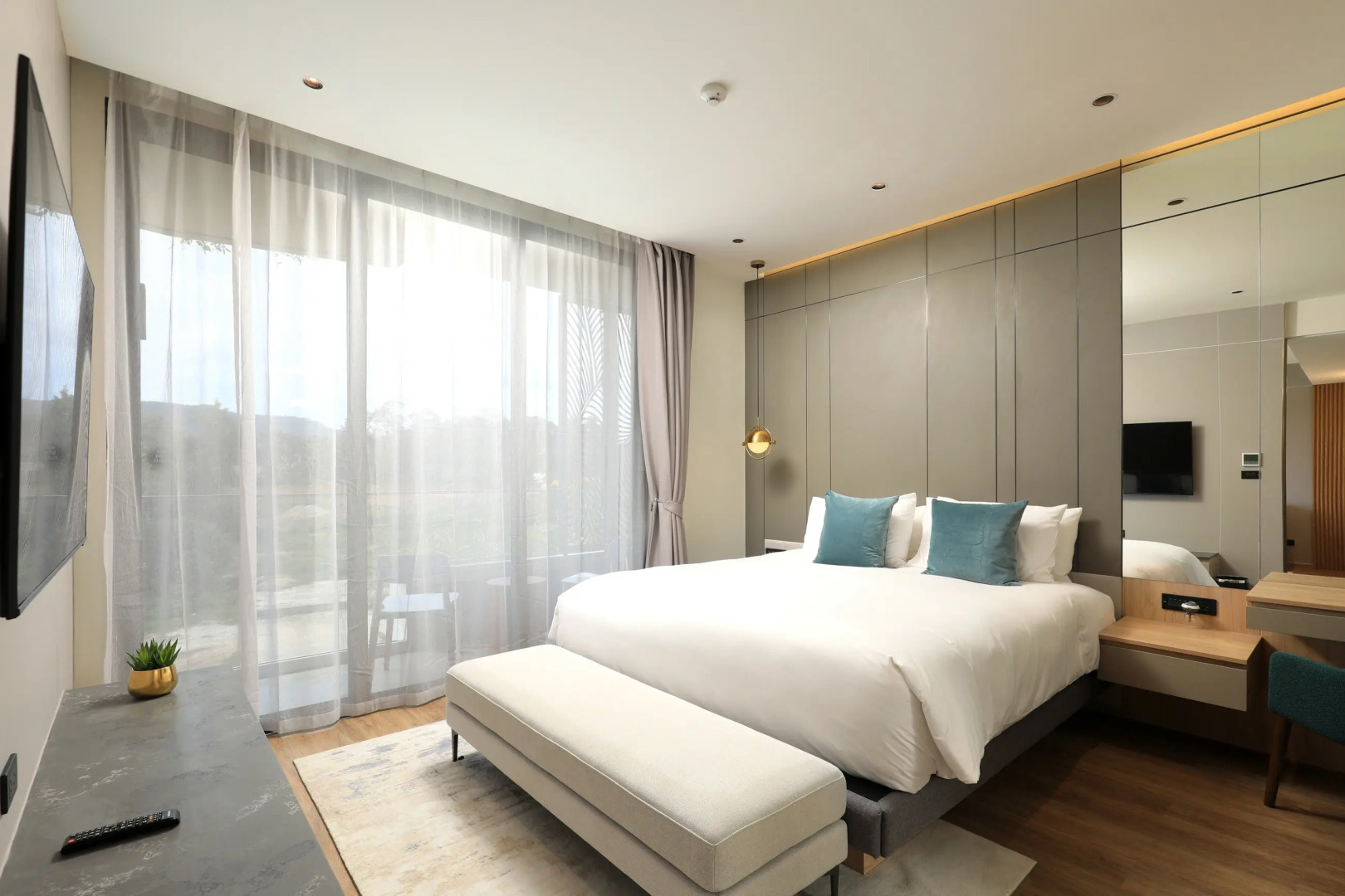 Апартаменты LGP-C512 2 Спальни рядом с Пляжем Бангтао Балкон с Видом на Природу и Доступ к Бассейну