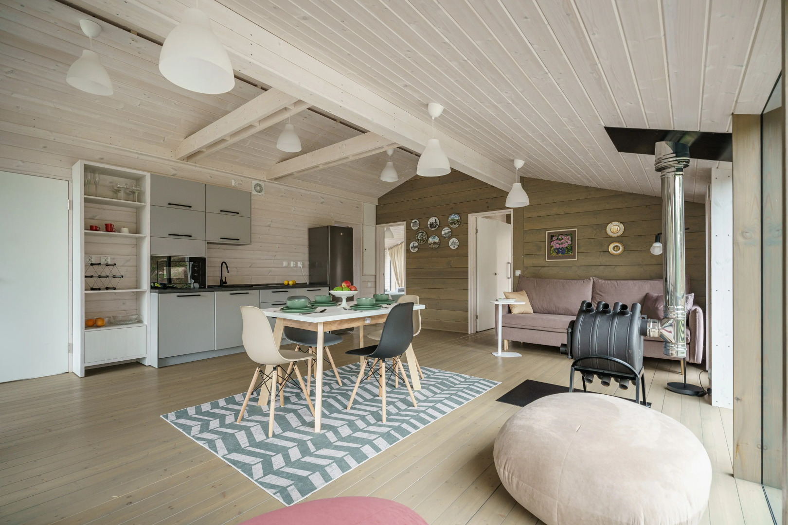 Частный дом пространства три тома у Финского залива