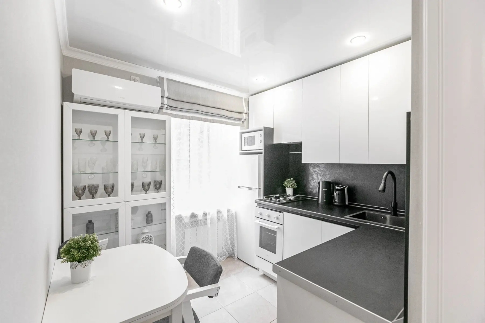 Квартира Королевская кровать с камином