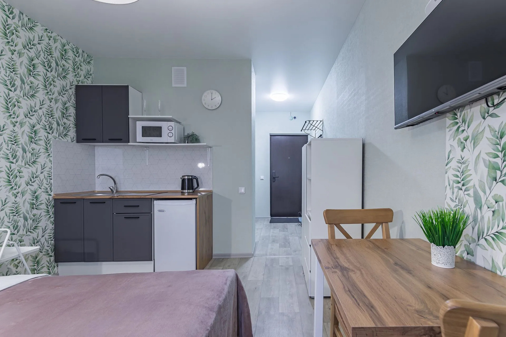 Квартира студия на Бурнаковской 97