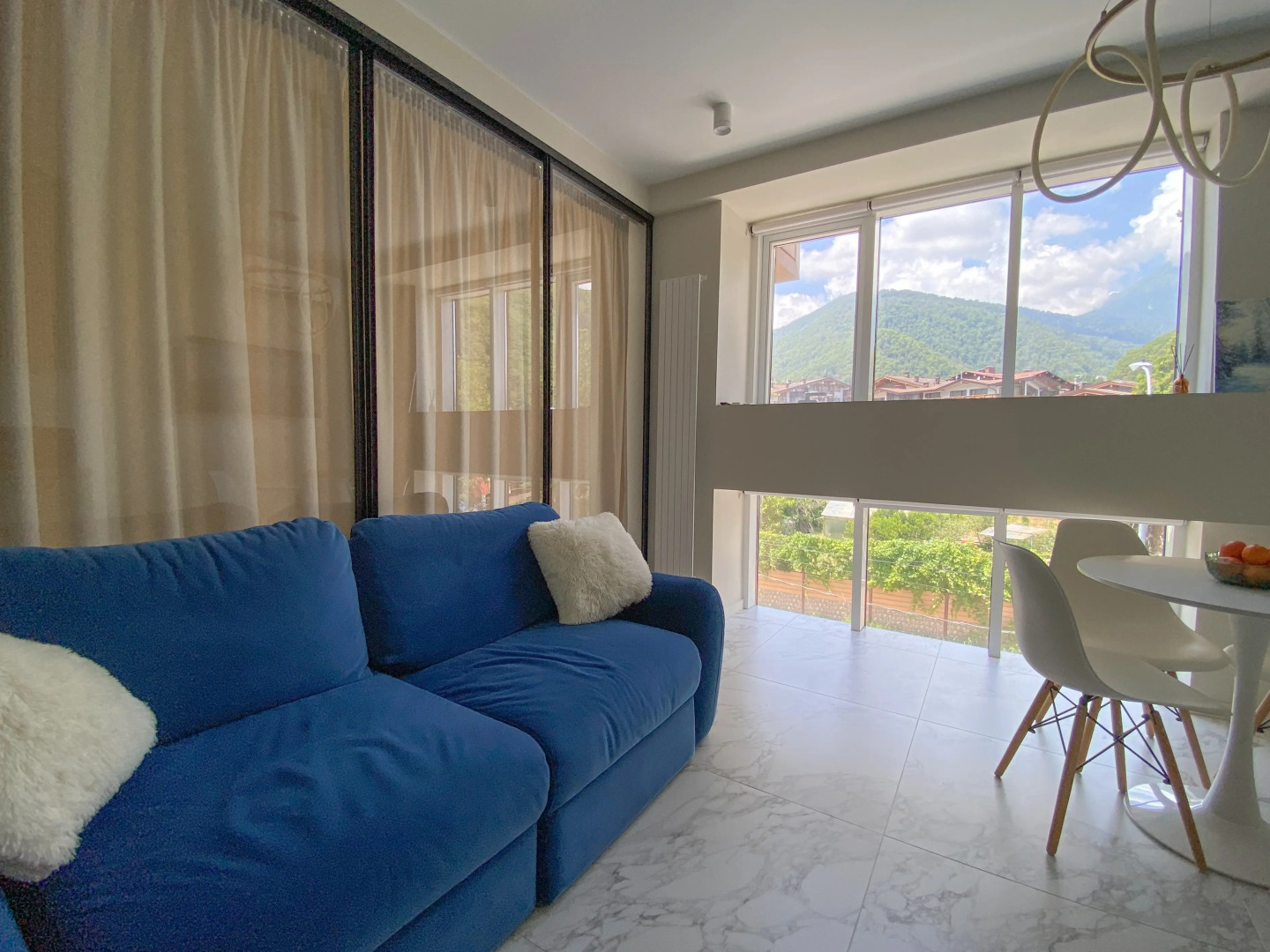 Квартира с видом на горы в центре Поляны