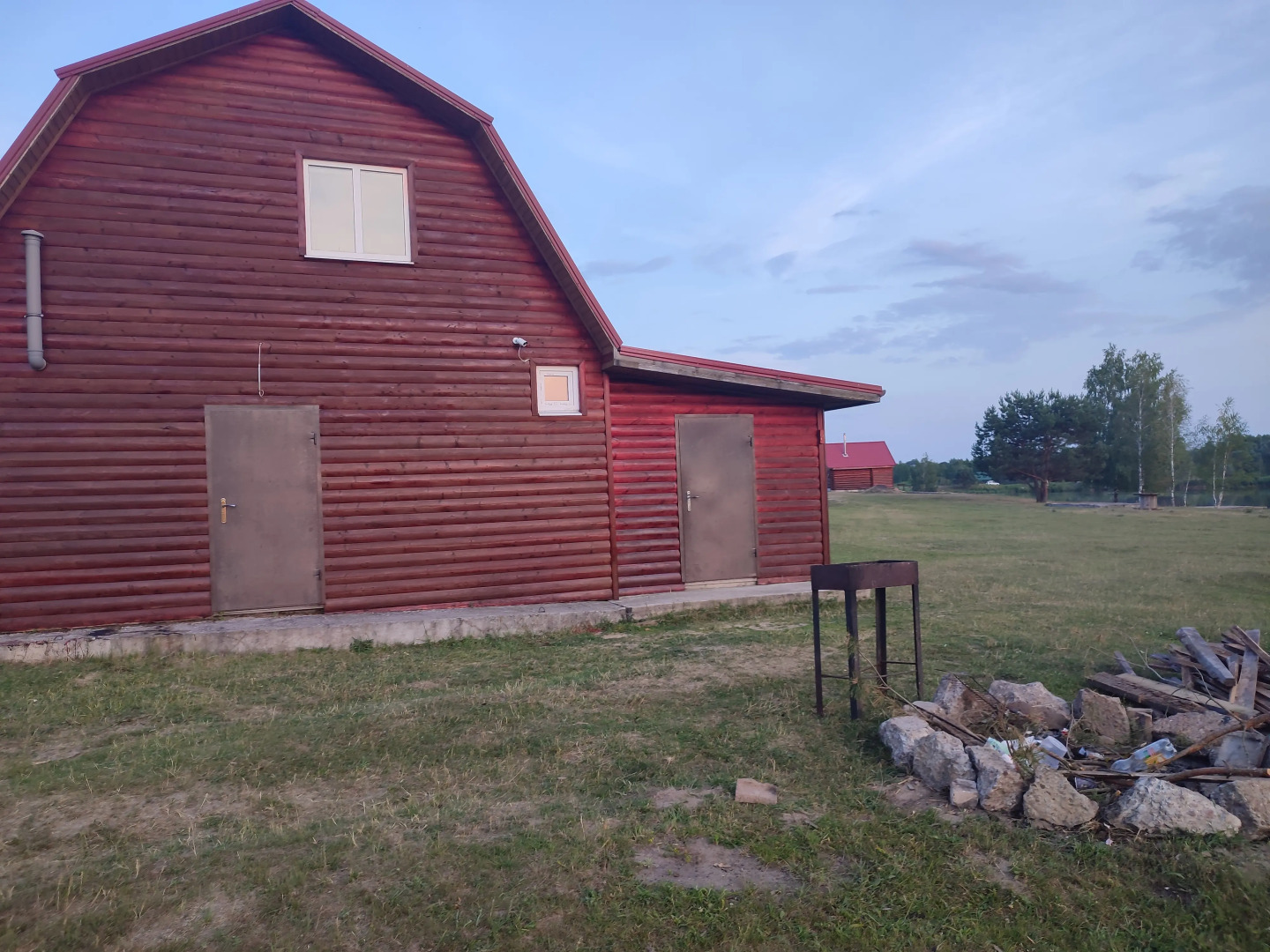 Частный дом на озере