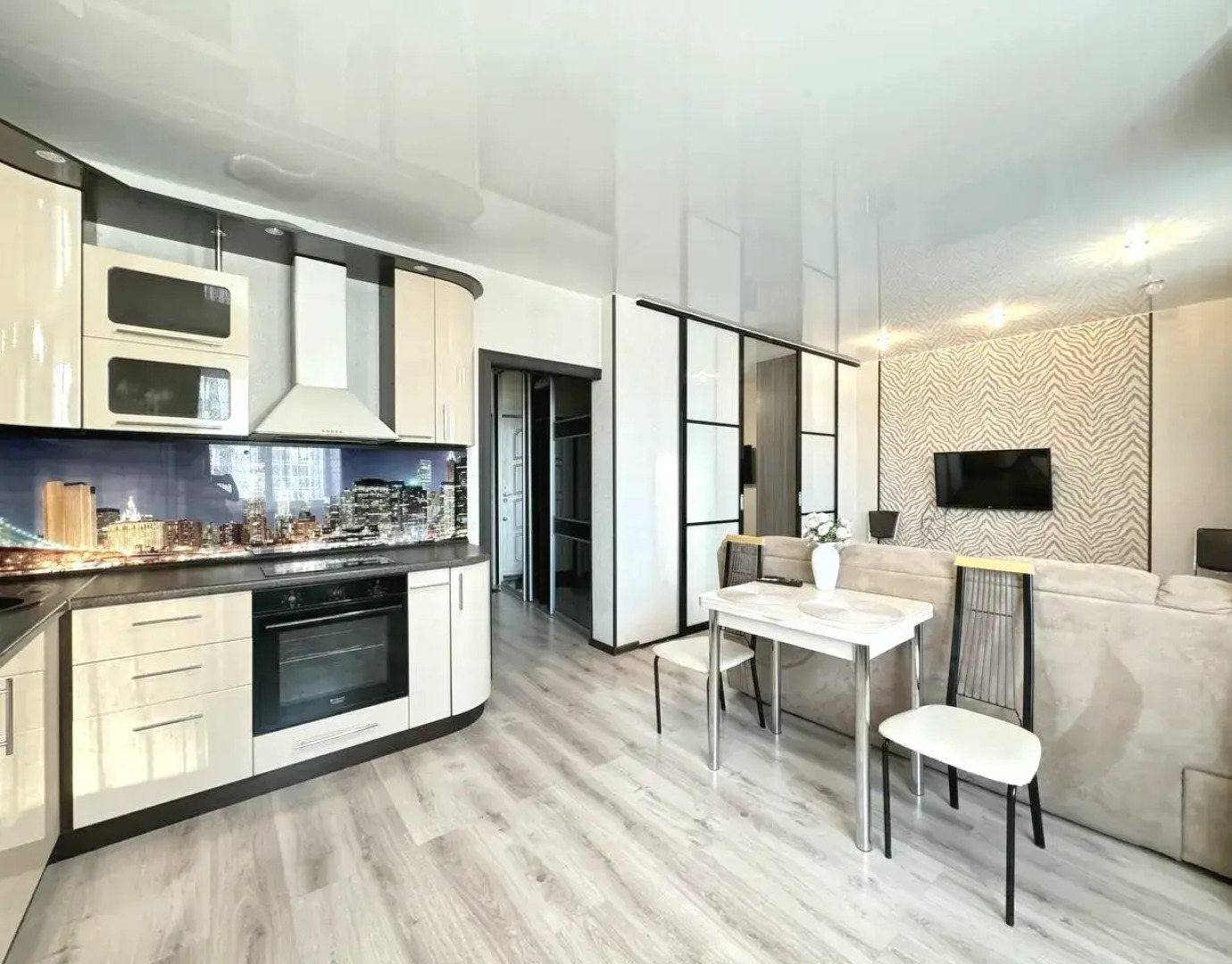 Квартира двухкомнатная с видом на реку на Притомском рядом с Кузбасс-Арена