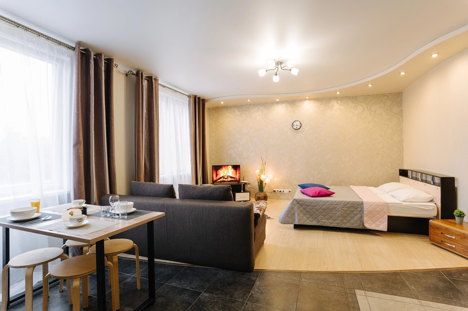 Апартаменты 9 ночей с видом на речку на Коммунальной 1