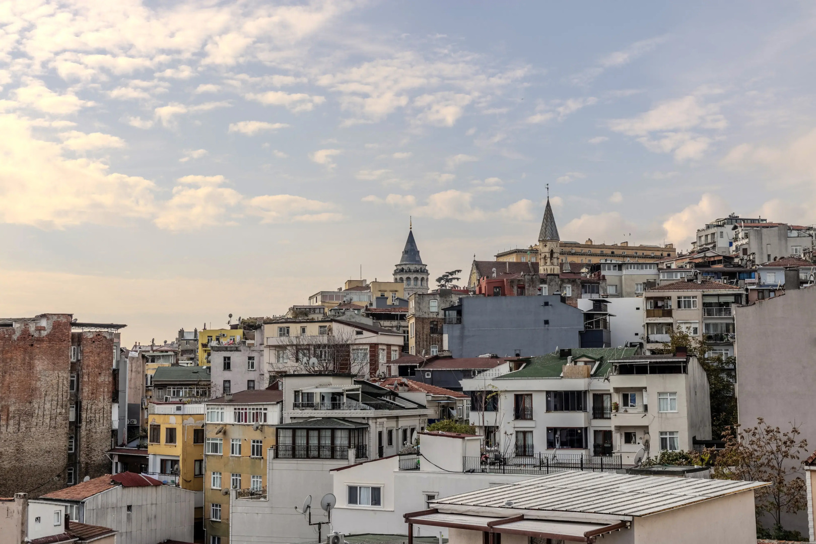 Отель Roys Hotel & Suites