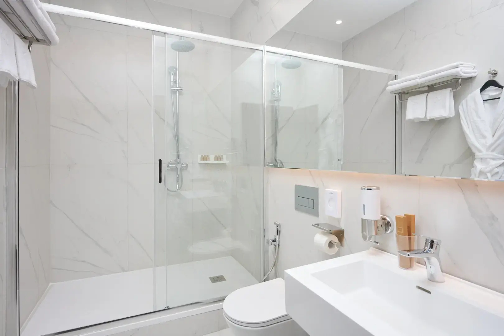 Отель Aura CityHotel