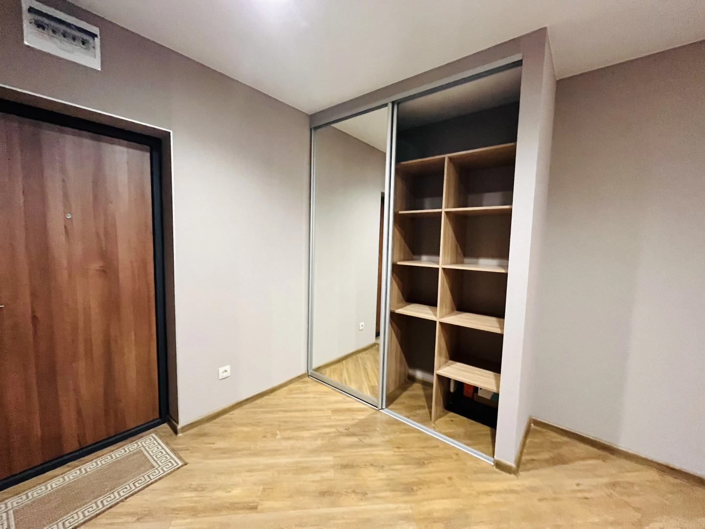 Квартира Просторная и Сибирь-Арены