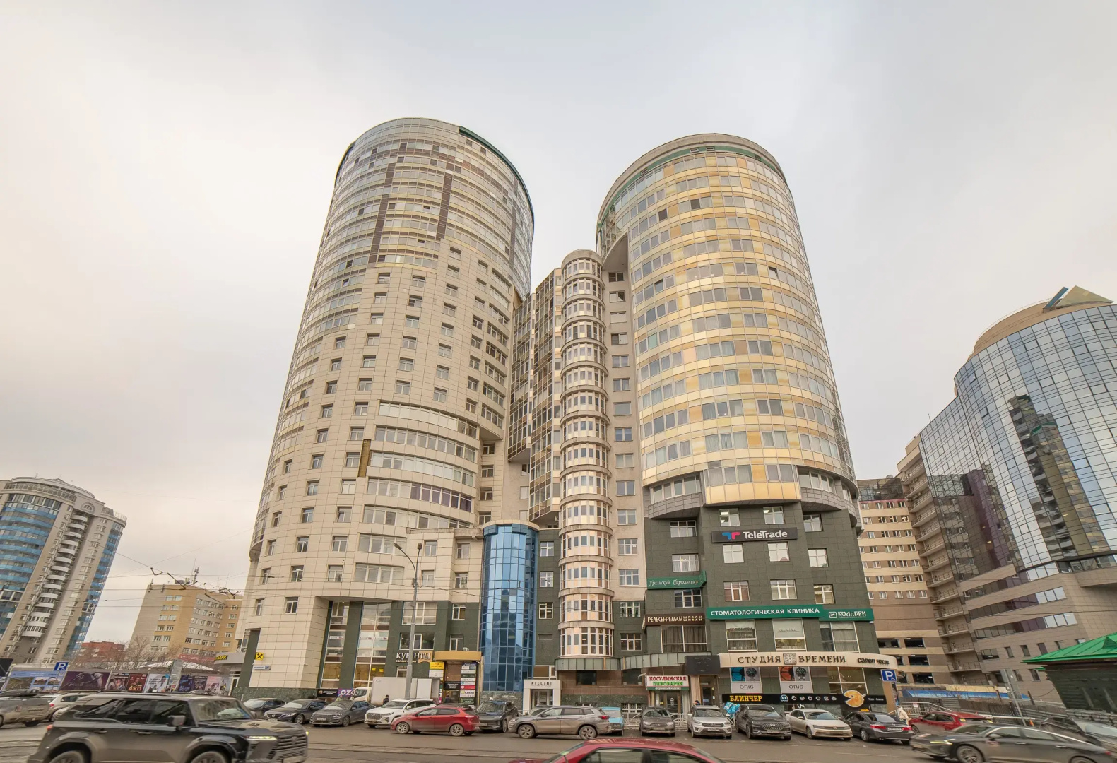 Апартаменты Радищева 12 трехкомнатная