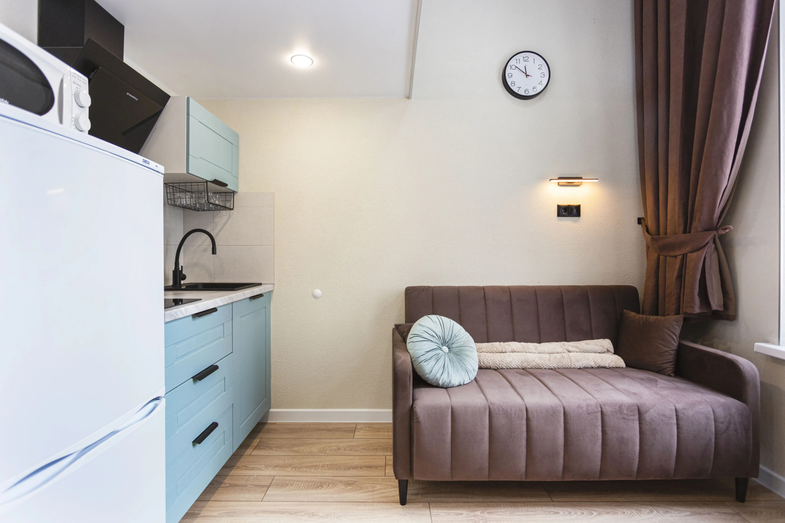 Апартаменты четырехместные на Рябиновой 1