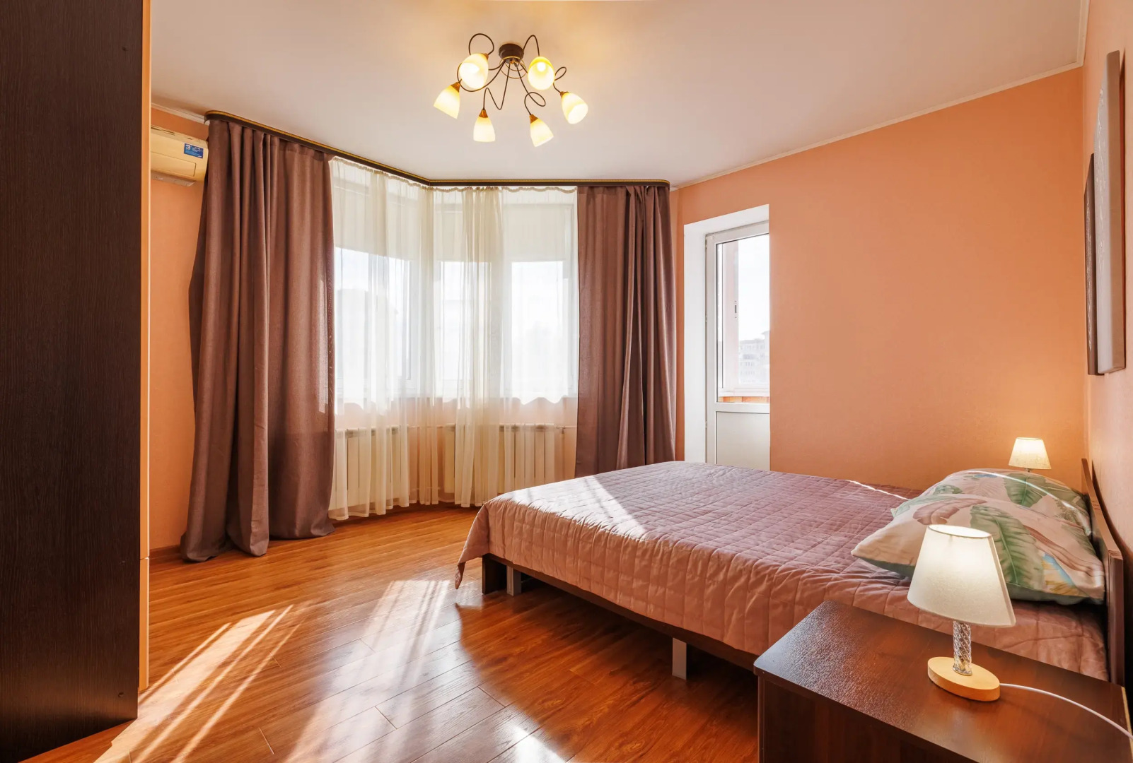 Квартира Двухкомнатная на проспекте Ленина 112