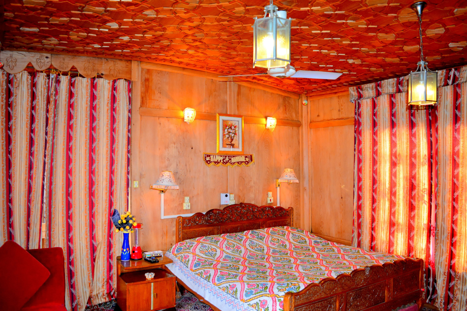 Отель Houseboat Golden Flower