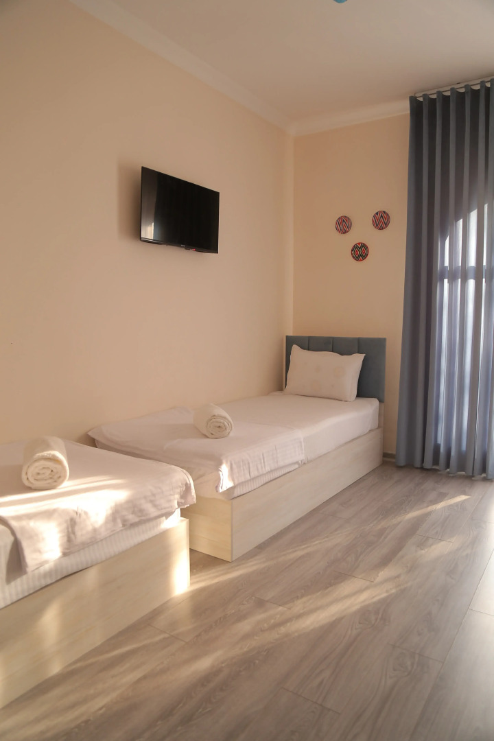 Отель Ideal Best Tour